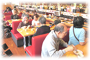 2015年6月　回転寿司店にてお食事会。